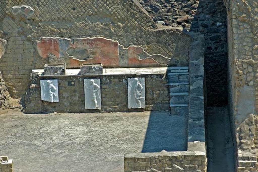 Herculaneum, July 2007. Sacred Area terrace, looking north. 
Photo courtesy of Jennifer Stephens. ©jfs2007_HERC-8629.